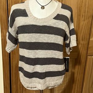 FRENCH CONNECTION OFF WHITE /GRAY STRIPE SHORT SLEEVE lKNIT SWEATER S NWT